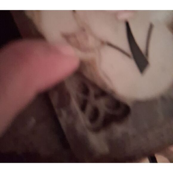 SandStone Box with Floral Inlay ( Minor Flaw Shown) - Picture 4 of 4